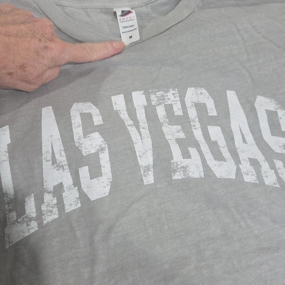 3 Awesome Las Vegas Nevada Tees In Great Condition! 2 NWT, 2 L, 1 Medium🎰🎲 - Picture 7 of 10